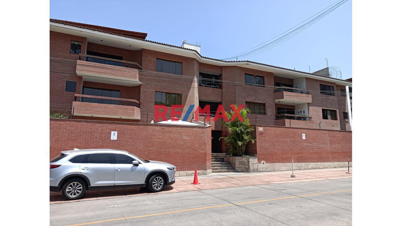 Venta Amplio De Lujo Departamento De 205 M² –Amoblado Y Sin Amoblar Con Ascensor Chacarrilla Surco,