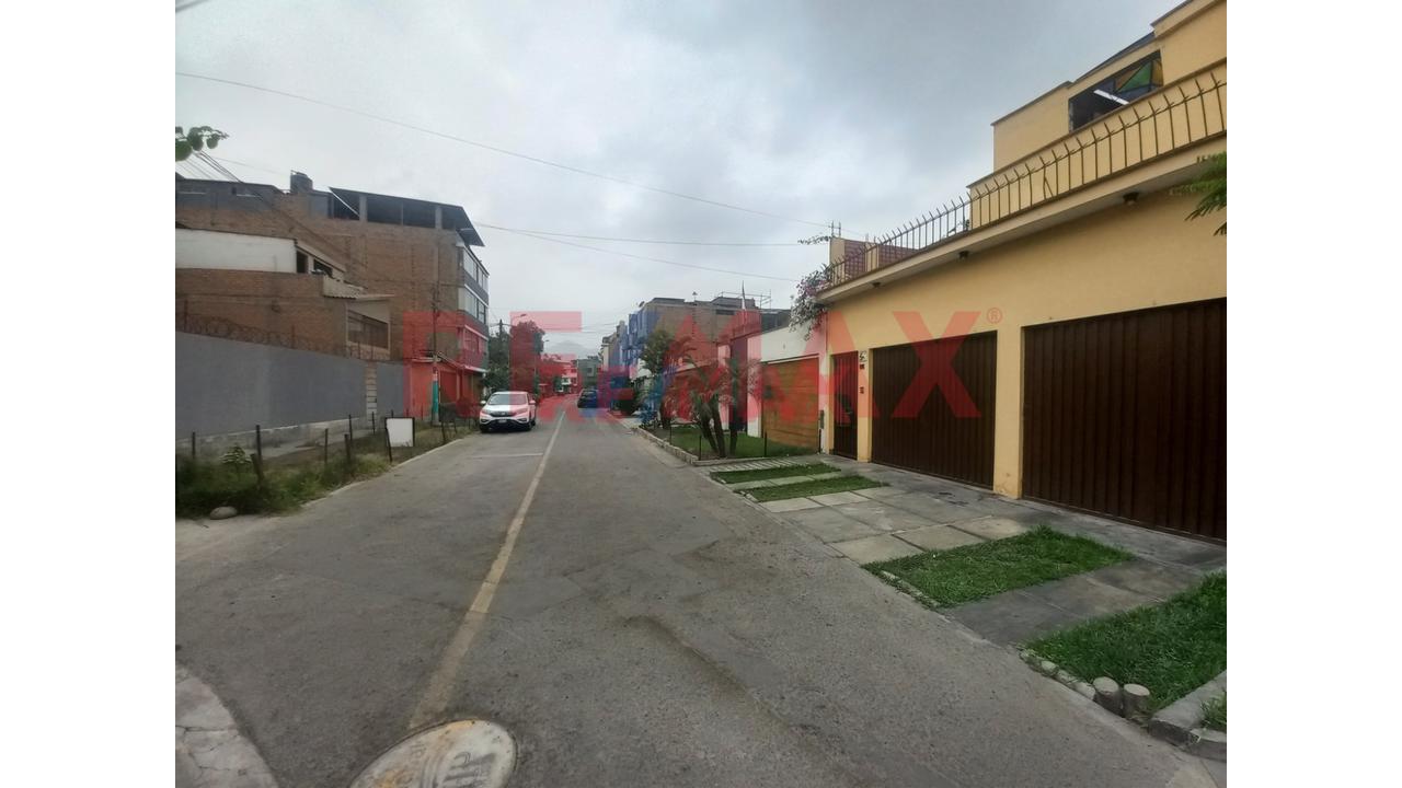 ¡Vive Con Comodidad En Urb. La Merced!
