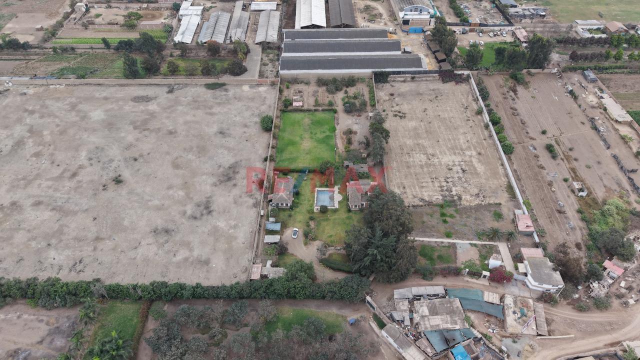 Se Vende Terreno Agricola De 7594 Mtts2 Con Casas De Campo En Lurin - 1