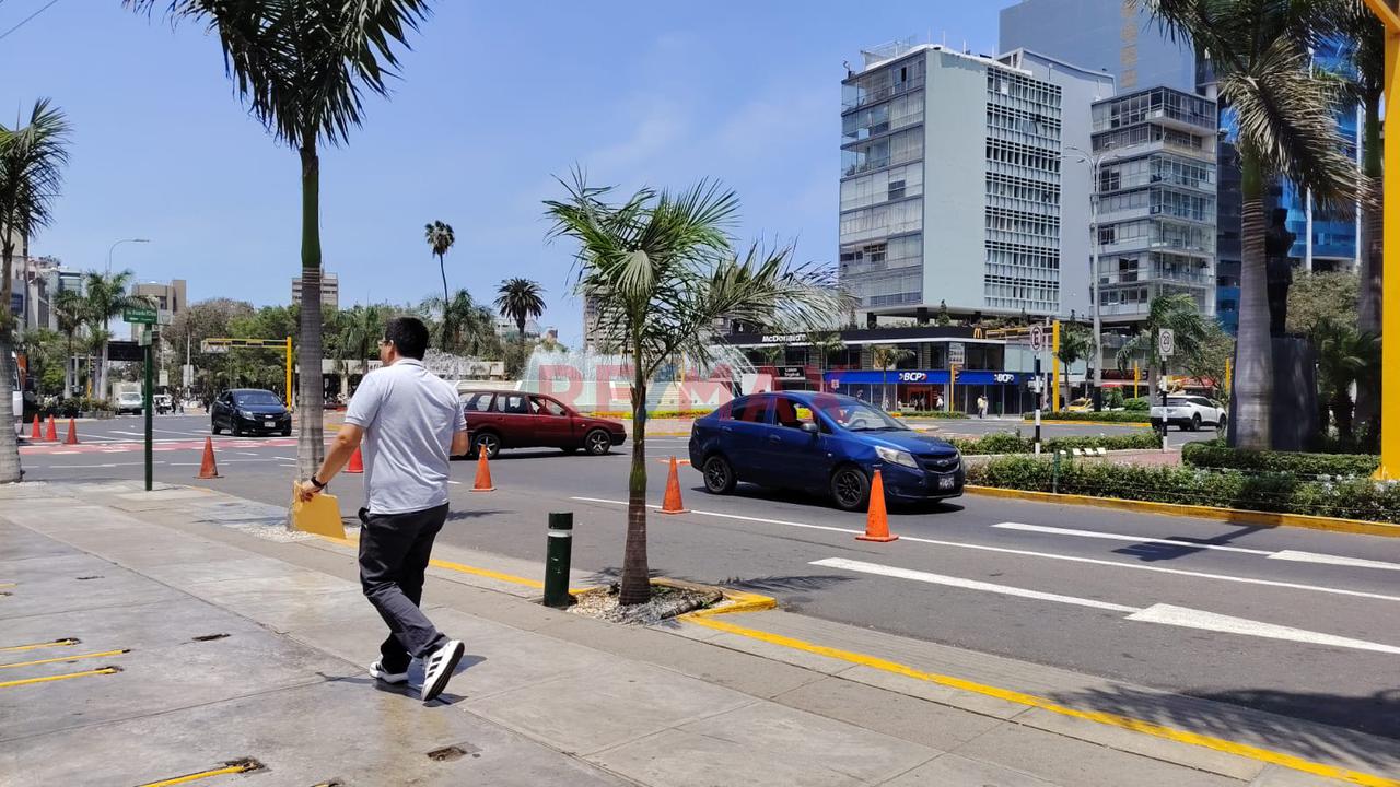 Venta De Local Stand Comercial En Miraflores De 11.5M2 — foto 2