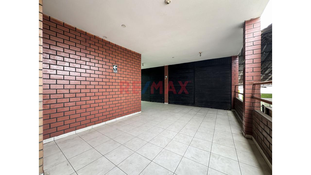 🏢 Local Comercial Multifuncional | 498.13 M² De Terreno | 836.14 M² Construidos | Chacra Cerro – Comas - 9