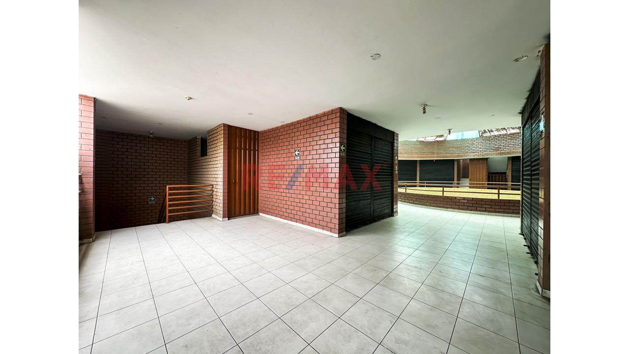 🏢 Local Comercial Multifuncional | 498.13 M² De Terreno | 836.14 M² Construidos | Chacra Cerro – Comas - 8