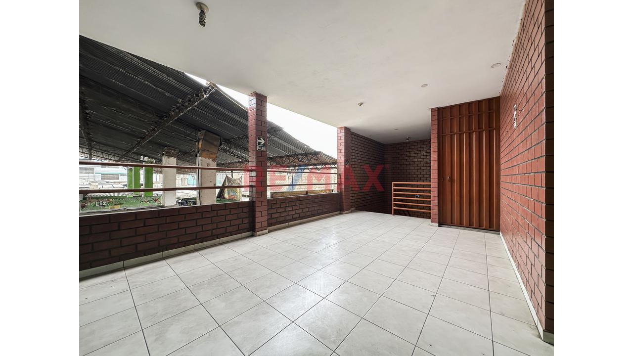 🏢 Local Comercial Multifuncional | 498.13 M² De Terreno | 836.14 M² Construidos | Chacra Cerro – Comas - 11
