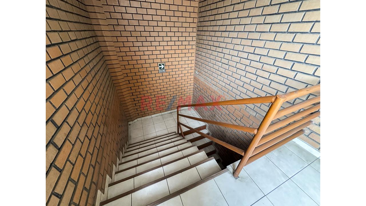🏢 Local Comercial Multifuncional | 498.13 M² De Terreno | 836.14 M² Construidos | Chacra Cerro – Comas - 12