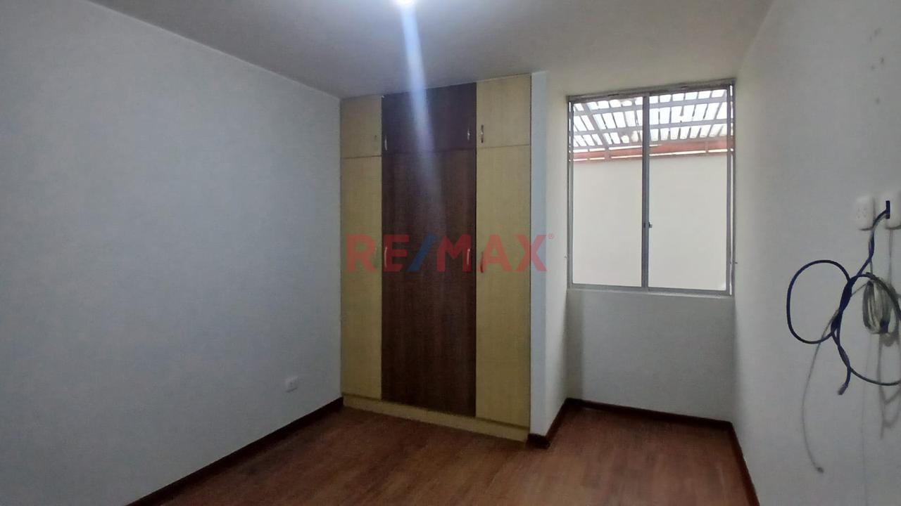 Alquiler De Departamento Con Cochera En Condominio Los Virreyes – Ate — foto 9