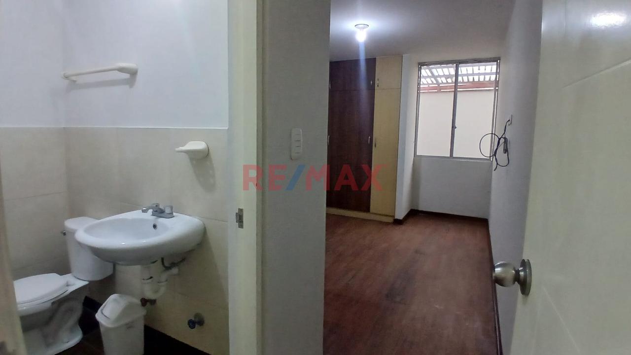 Alquiler De Departamento Con Cochera En Condominio Los Virreyes – Ate — foto 3