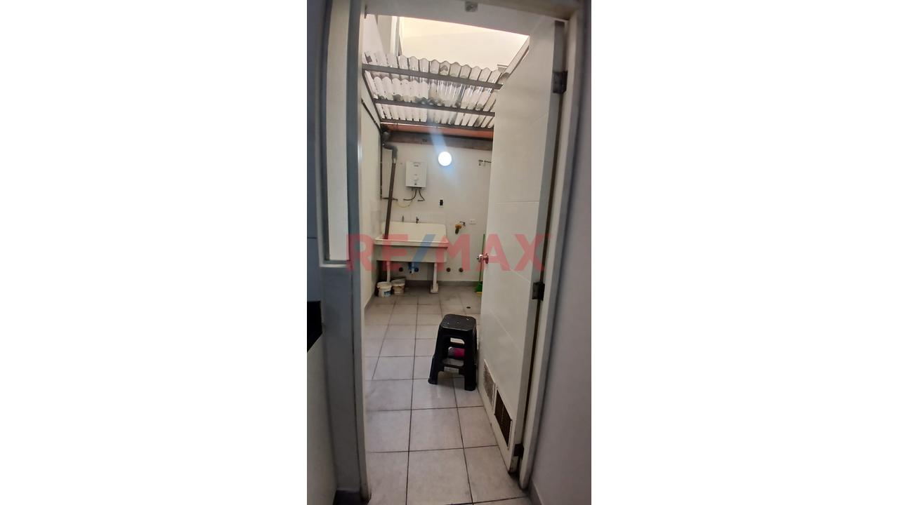 Alquiler De Departamento Con Cochera En Condominio Los Virreyes – Ate - 15