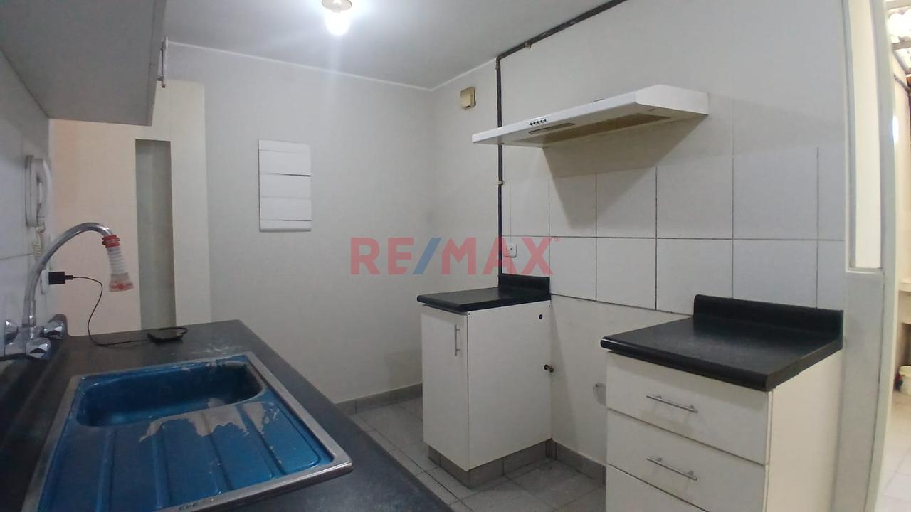 Alquiler De Departamento Con Cochera En Condominio Los Virreyes – Ate — foto 7