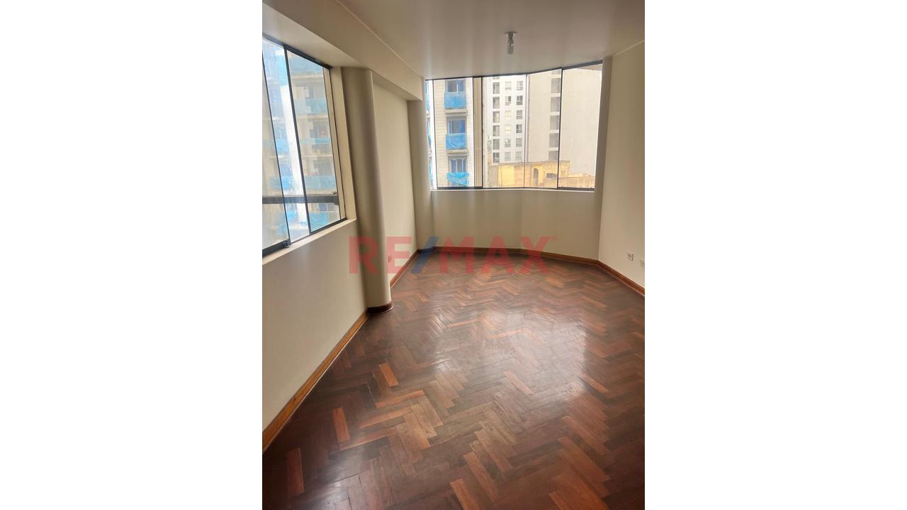 Alquiler De Departamento En Jesús María | 80 M² | 2 Dormitorios | 2 Baños | 1 Depósito — foto 11