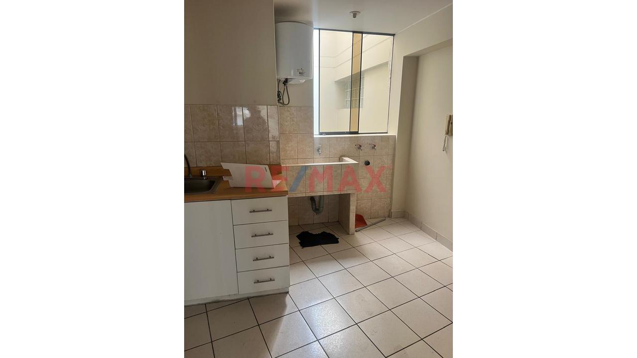 Alquiler De Departamento En Jesús María | 80 M² | 2 Dormitorios | 2 Baños | 1 Depósito — foto 2