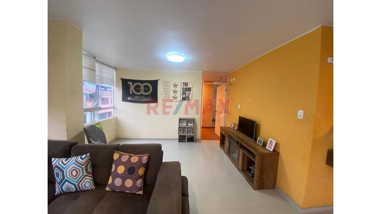 Vendo Departamento Flat En Piso 2 De 105 M2 En Villa Maria Del Triunfo — foto 3