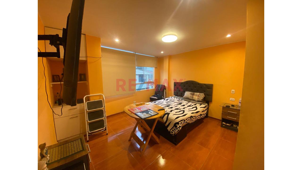 Vendo Departamento Flat En Piso 2 De 105 M2 En Villa Maria Del Triunfo — foto 6
