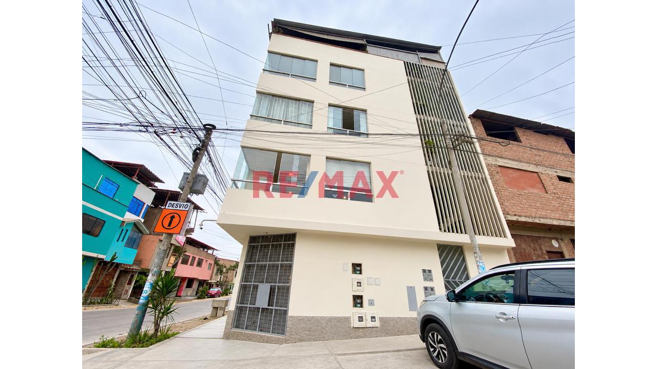 Vendo Departamento Flat En Segundo Piso De 105 M2 En Villa Maria Del Triunfo
