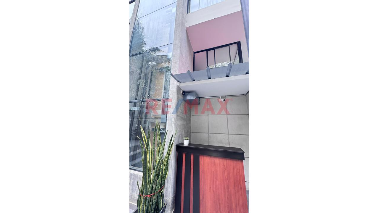 Vive Frente A Parque En Miraflores - Castilla Dpto Amoblado 3 Dormitio + Cochera — foto 12