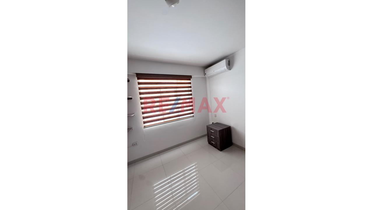 Vive Frente A Parque En Miraflores - Castilla Dpto Amoblado 3 Dormitio + Cochera — foto 7