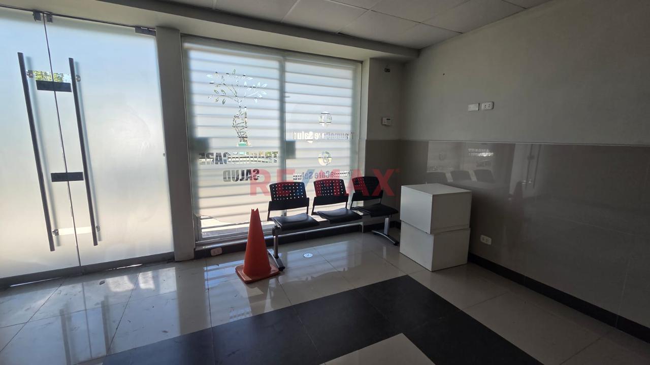 Alquiler De Local Ideal Para Clínica En Av. Bolognesi, Yanahuara — foto 7