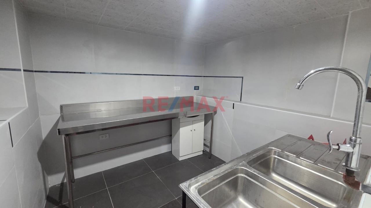 Alquiler De Local Ideal Para Clínica En Av. Bolognesi, Yanahuara — foto 9
