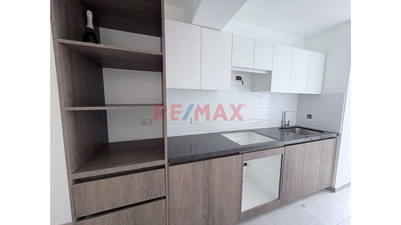 Se Vende Hermoso Departamento En Breña — foto 4
