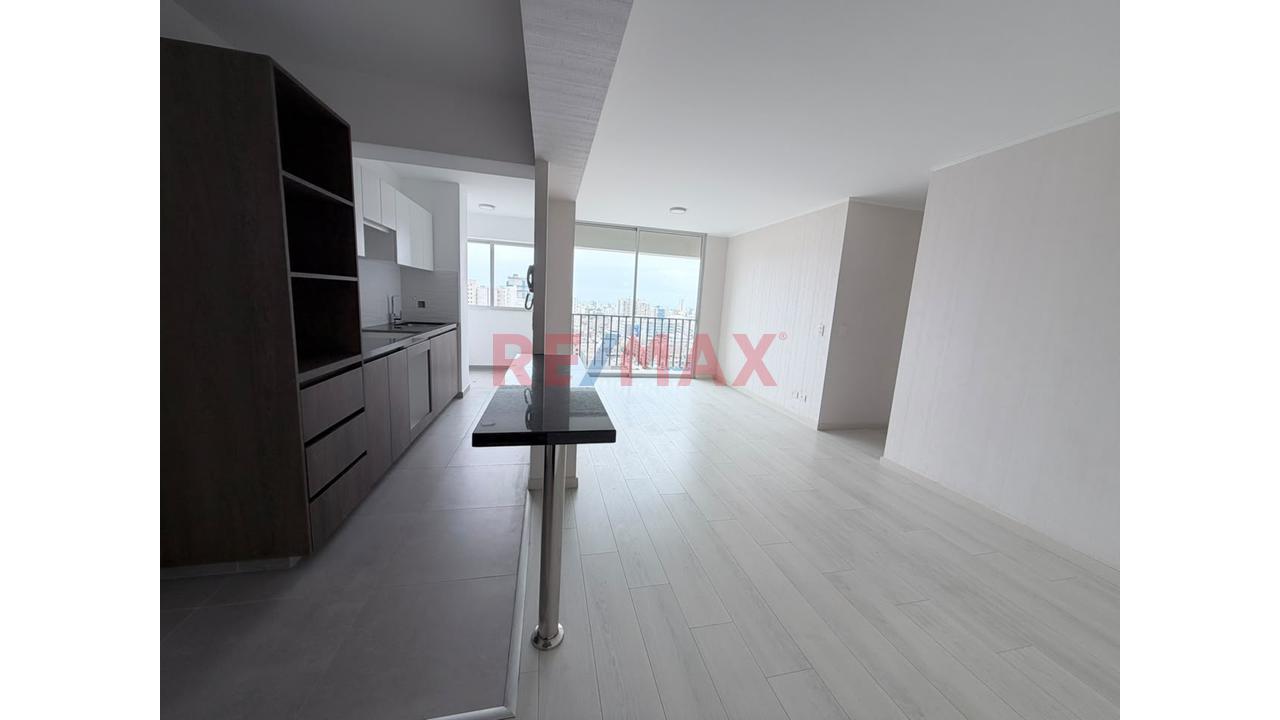 Se Vende Hermoso Departamento En Breña — foto 3