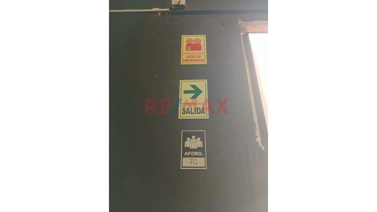 Alquiler Local Comercial Bien Ubicado, Facil Acceso En Santa Beatriz, Con Estacionamientos Para Clientes — foto 12