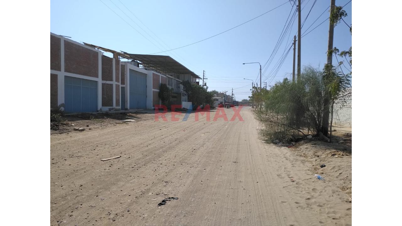 Venta De Local Zona Industrial Ii - 8