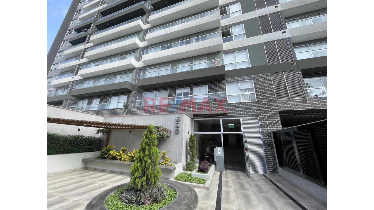 Moderno Departamento De 3 Dormitorios + Cochera En El Corazón De Jesús María - 18