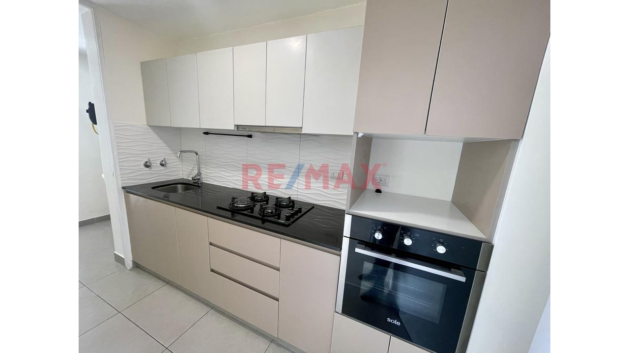 Moderno Departamento De 3 Dormitorios + Cochera En El Corazón De Jesús María — foto 4