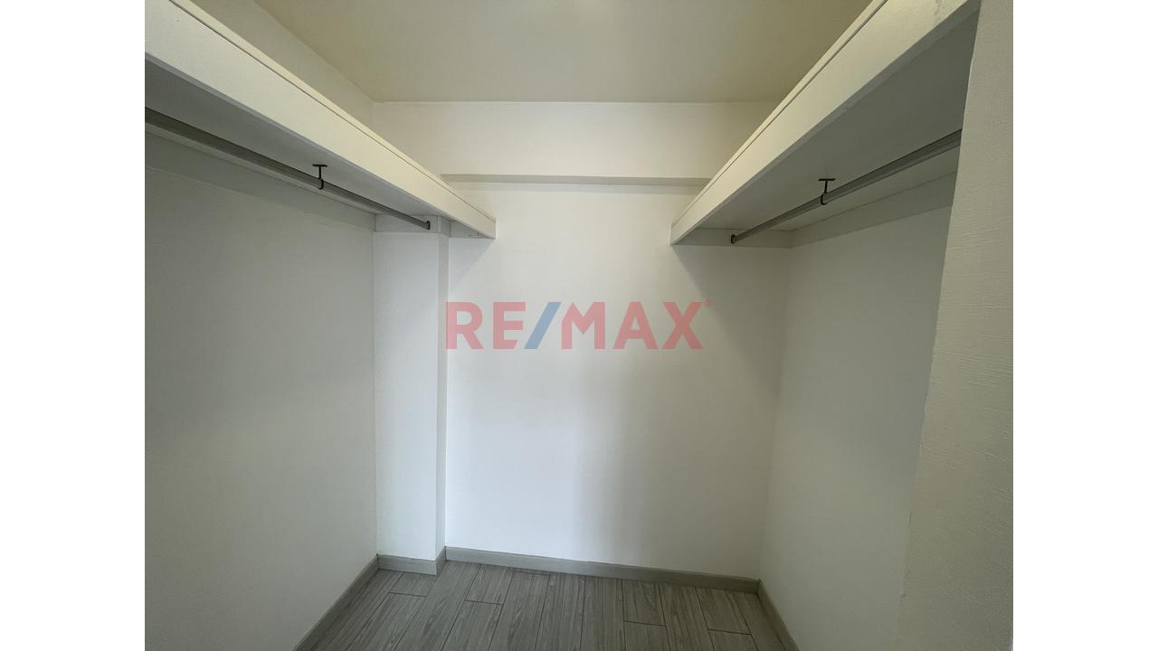 Moderno Departamento De 3 Dormitorios + Cochera En El Corazón De Jesús María — foto 8
