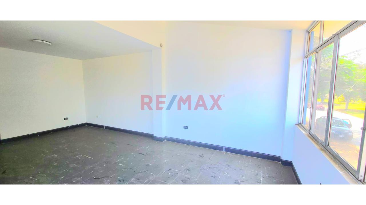 Alquiler De Local Comercial En San Martín De Porres – 280 M² — foto 3
