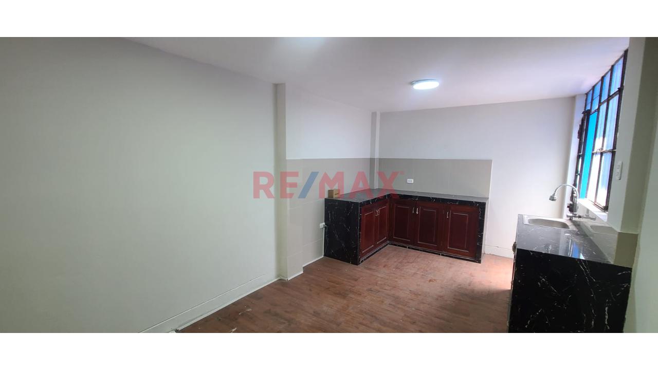 Alquiler De Local Comercial En San Martín De Porres – 280 M² — foto 8