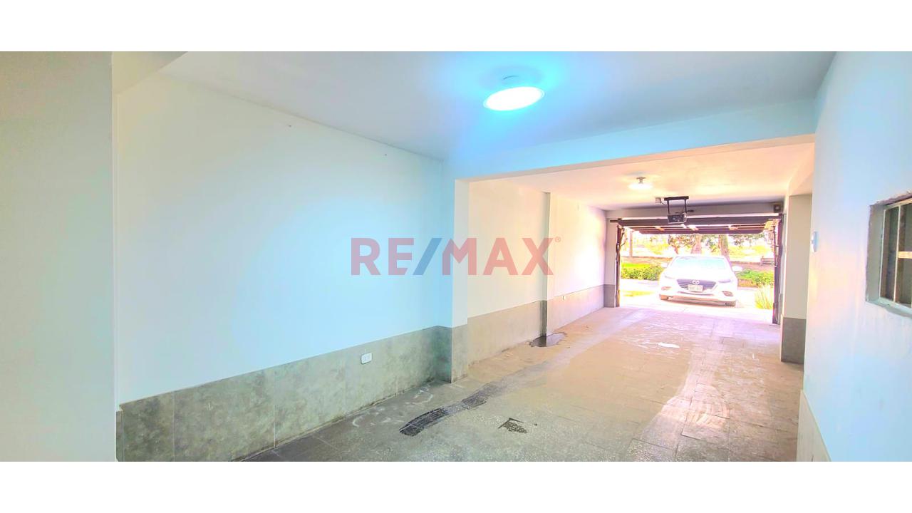 Alquiler De Local Comercial En Los Olivos – 280 M² - 16