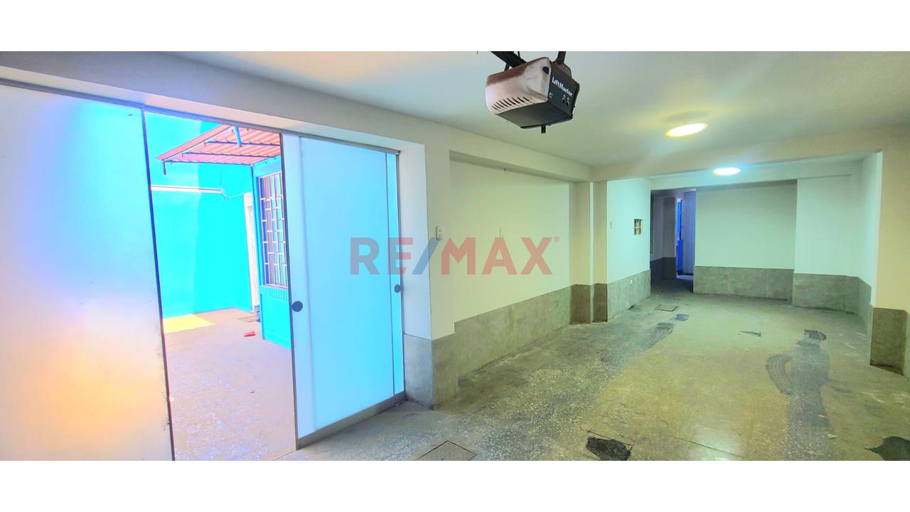 Alquiler De Local Comercial En Los Olivos – 280 M² - 18