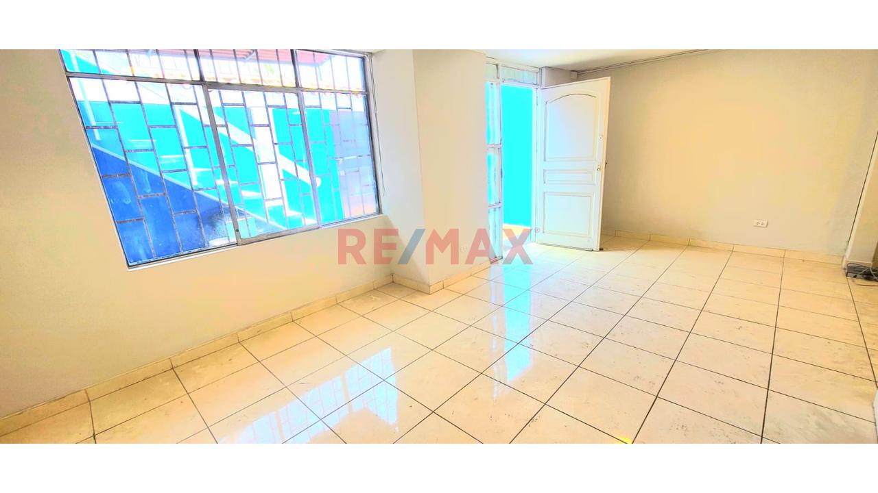 Alquiler De Local Comercial En Los Olivos – 280 M² - 3