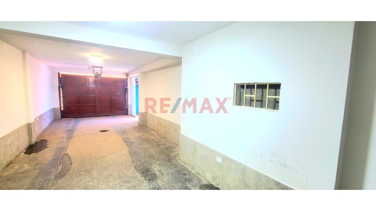 Alquiler De Local Comercial En Los Olivos – 280 M² - 19