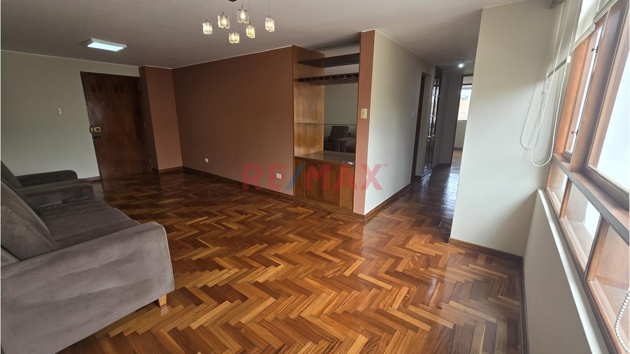 Alquiler De Departamento En Calle Cataluña, Surco — foto 3