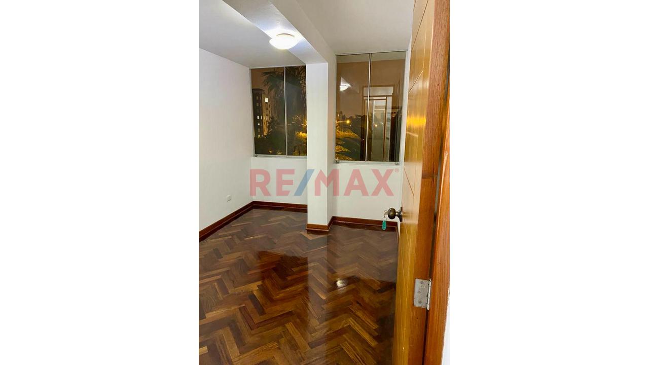 Alquiler De Amplio Departamento Con Cochera En Maranga - San Miguel — foto 10