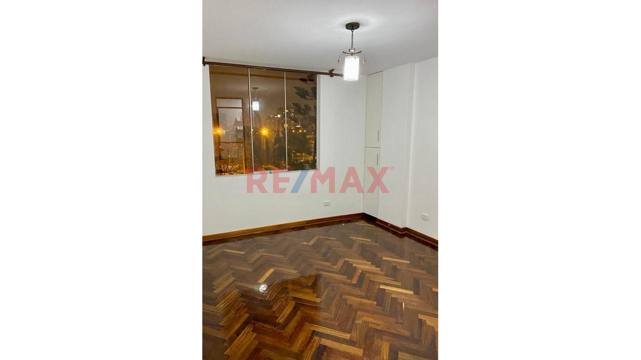 Alquiler De Amplio Departamento Con Cochera En Maranga - San Miguel — foto 5