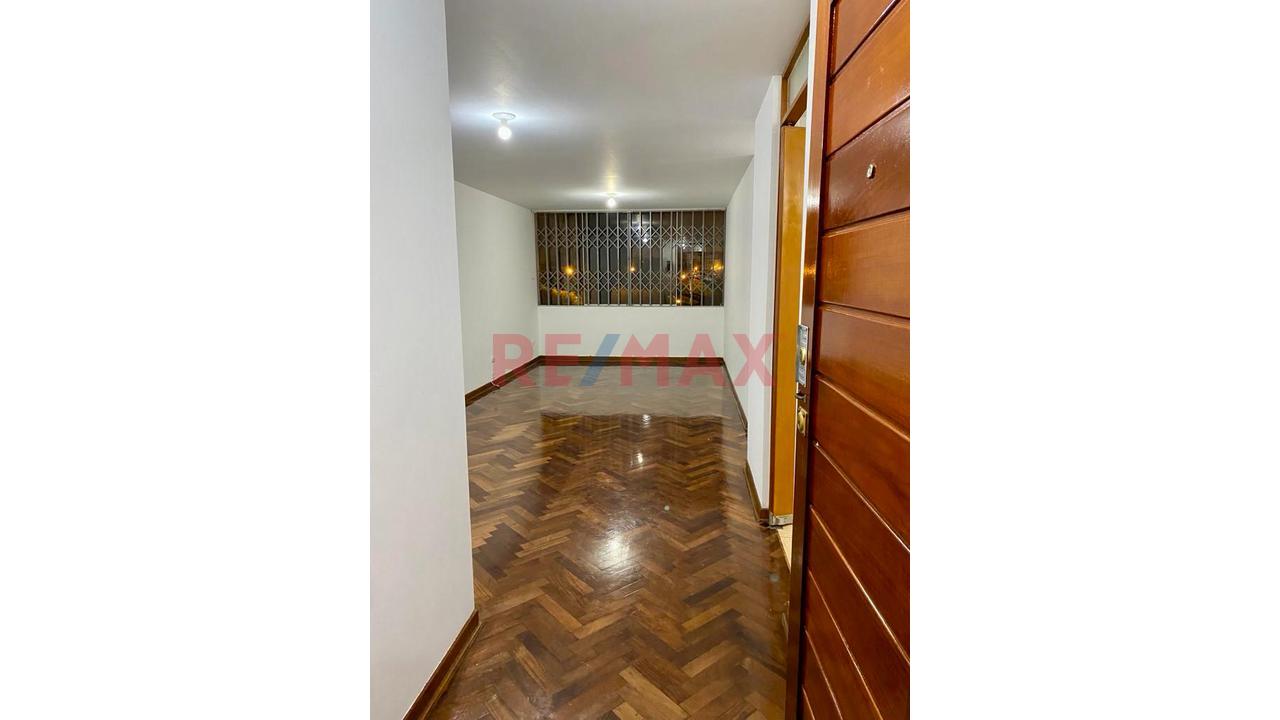Alquiler De Amplio Departamento Con Cochera En Maranga - San Miguel — foto 3