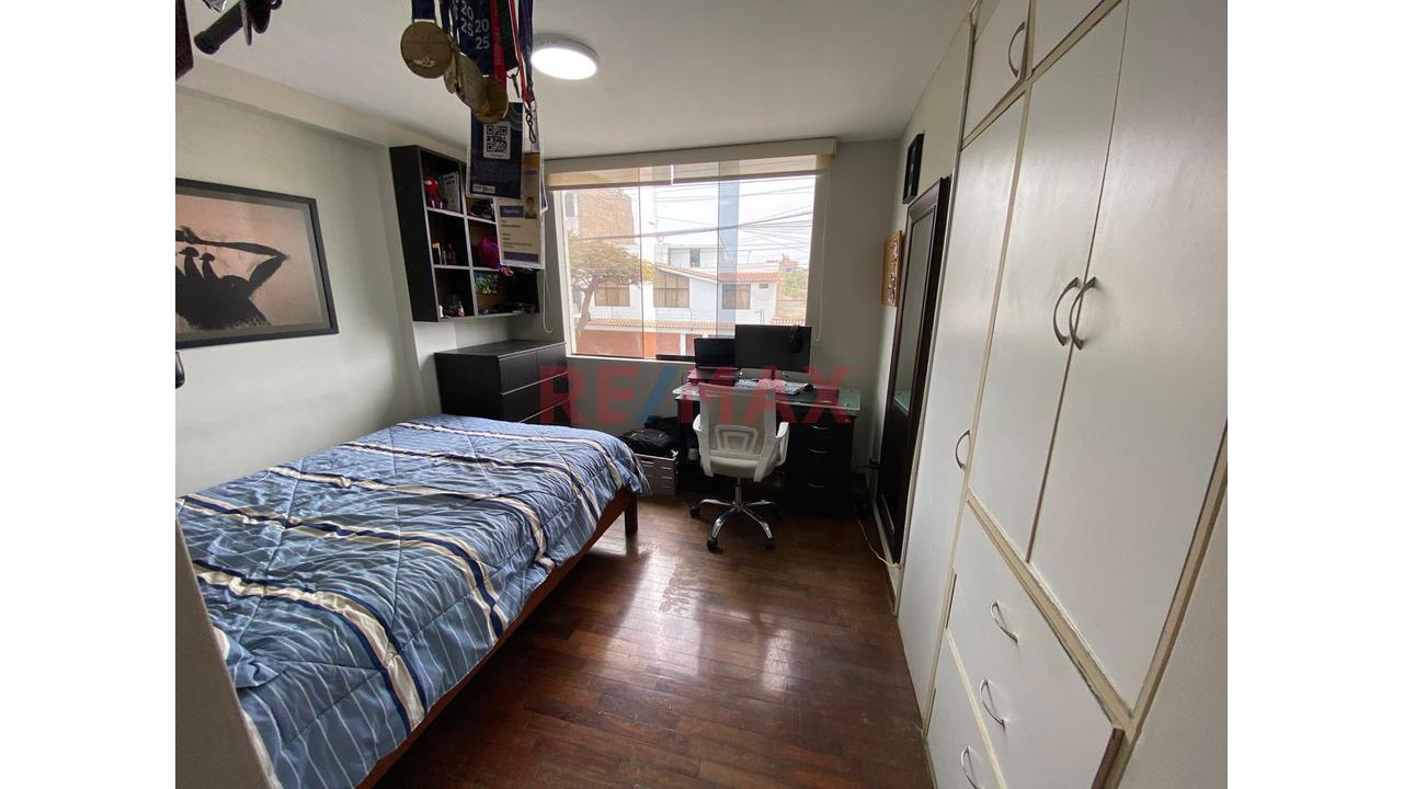 Vendo Departamento En Piso 2 Con Cochera En Urb Las Magnolias Surco — foto 12