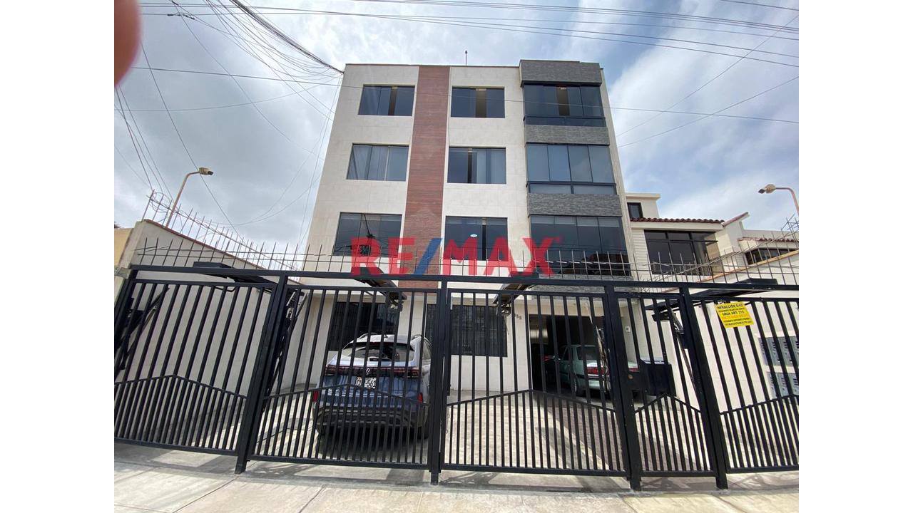 Vendo Departamento En Piso 2 Con Cochera En Urb Las Magnolias Surco