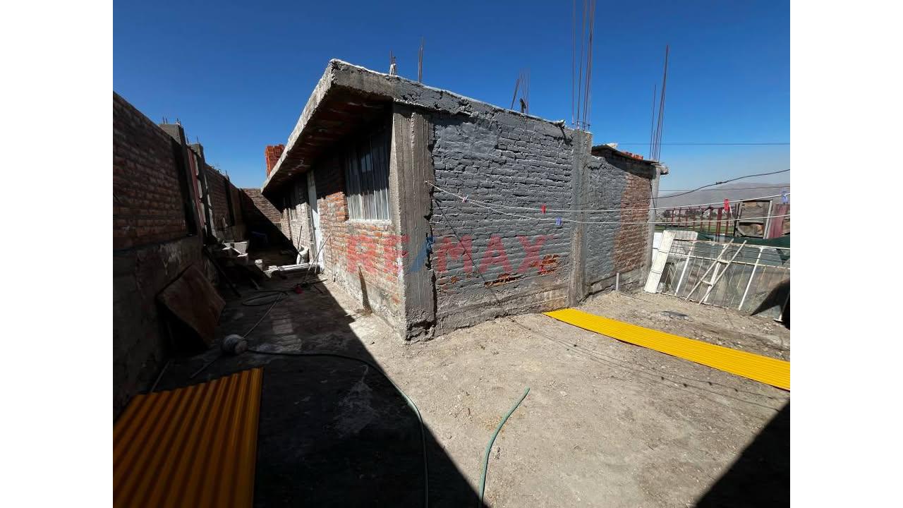 Casa En Alquiler, Entre El Limite De Characato Y Sabandia — foto 8
