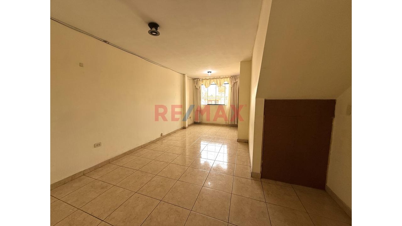 Venta Departamento 3Er Piso 75 M² 2 Habitaciones Urb. Los Jardines — foto 3