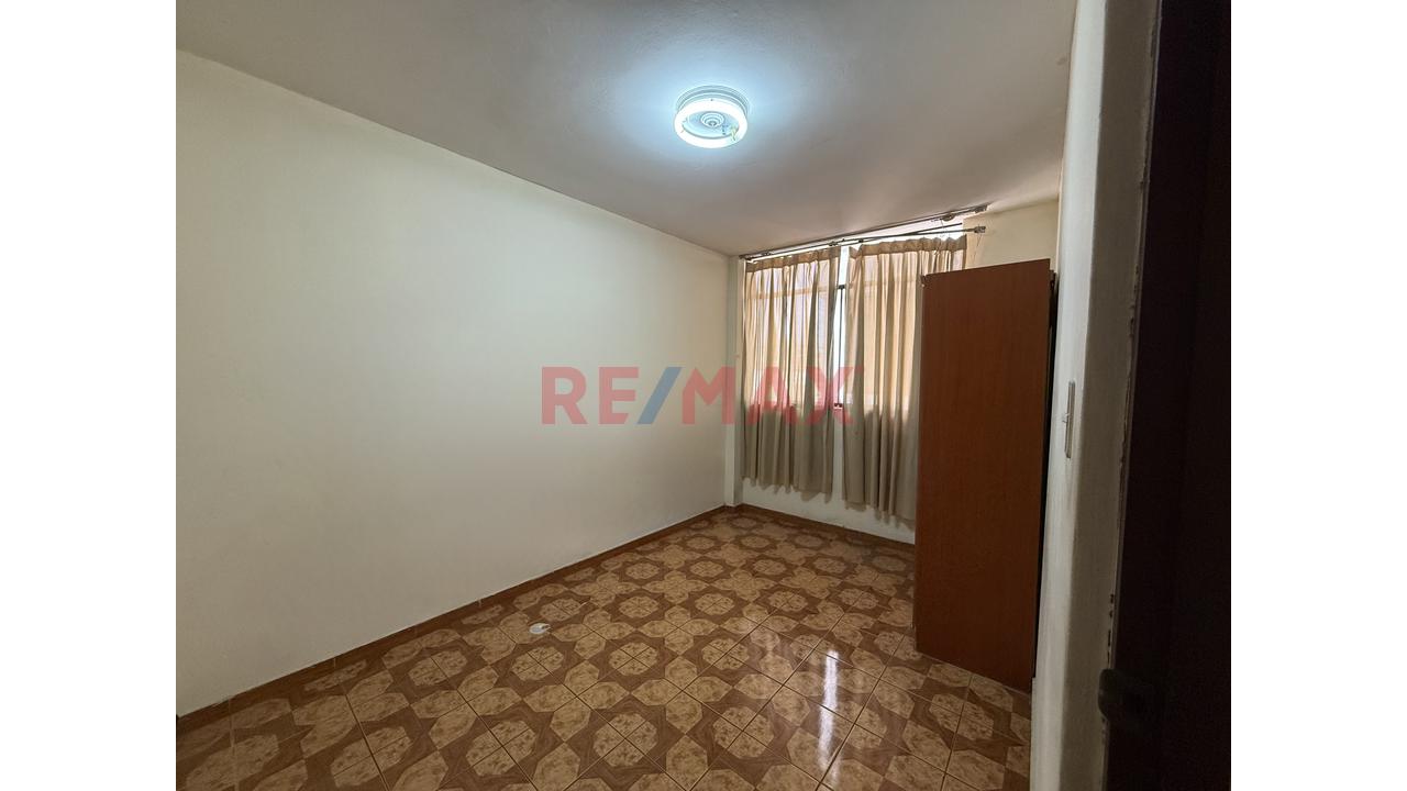 Venta Departamento 3Er Piso 75 M² 2 Habitaciones Urb. Los Jardines — foto 5