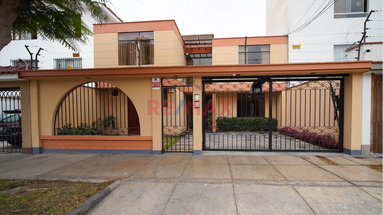 🏡 Alquiler Primer Piso De Una Casa, Completamente Independiente, Con Jardín Y Parrilla – Surco - 2