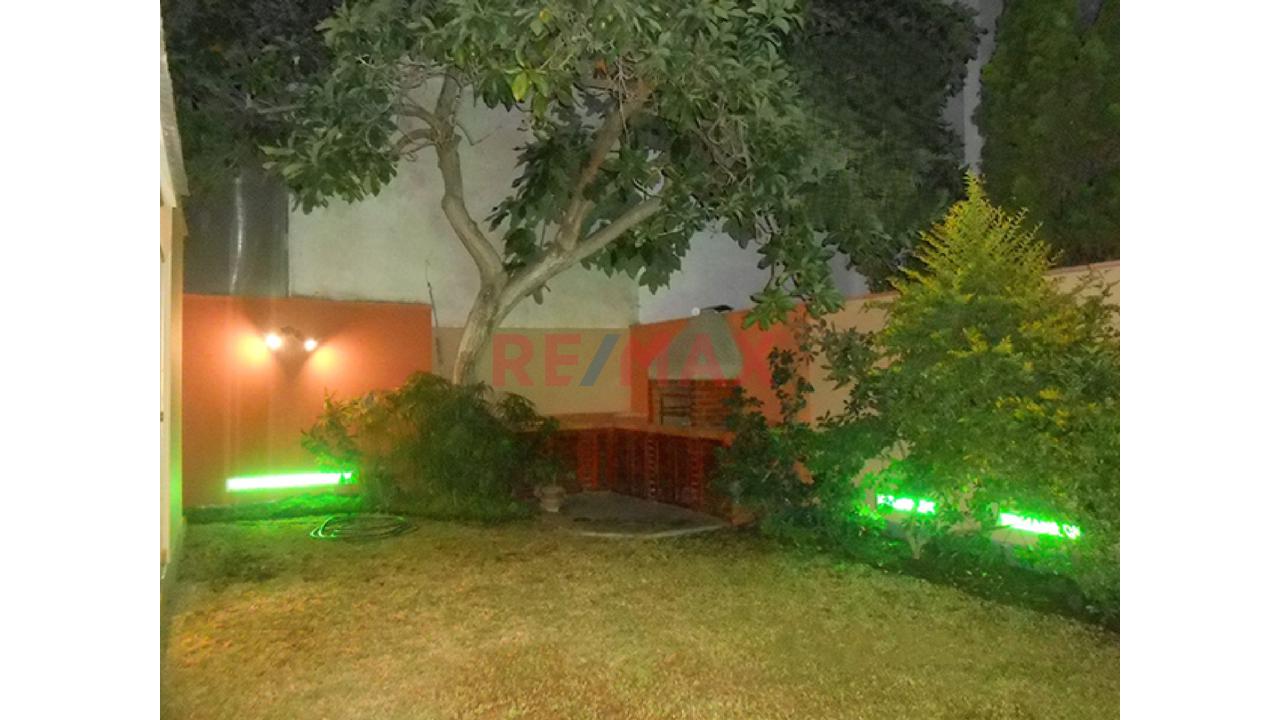 🏡 Amplio Primer Piso Independiente Con Jardín Y Parrilla – Surco — foto 3