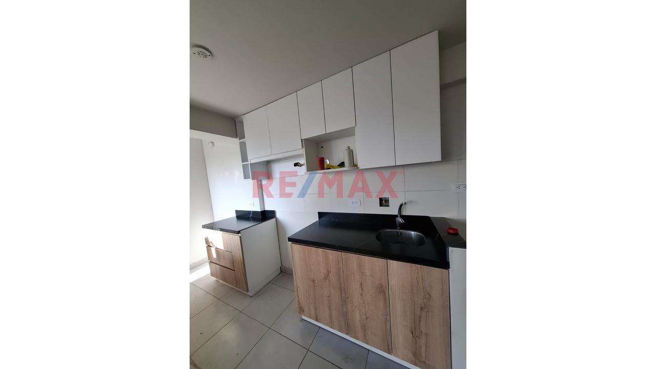 En Venta Departamento En Condominio Mas Cochera En San Miguel — foto 3