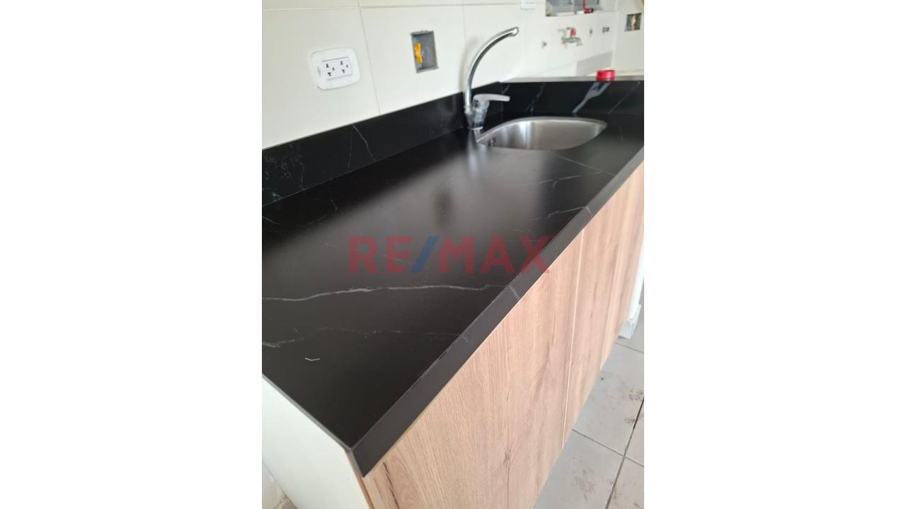 En Venta Departamento En Condominio Mas Cochera En San Miguel — foto 5