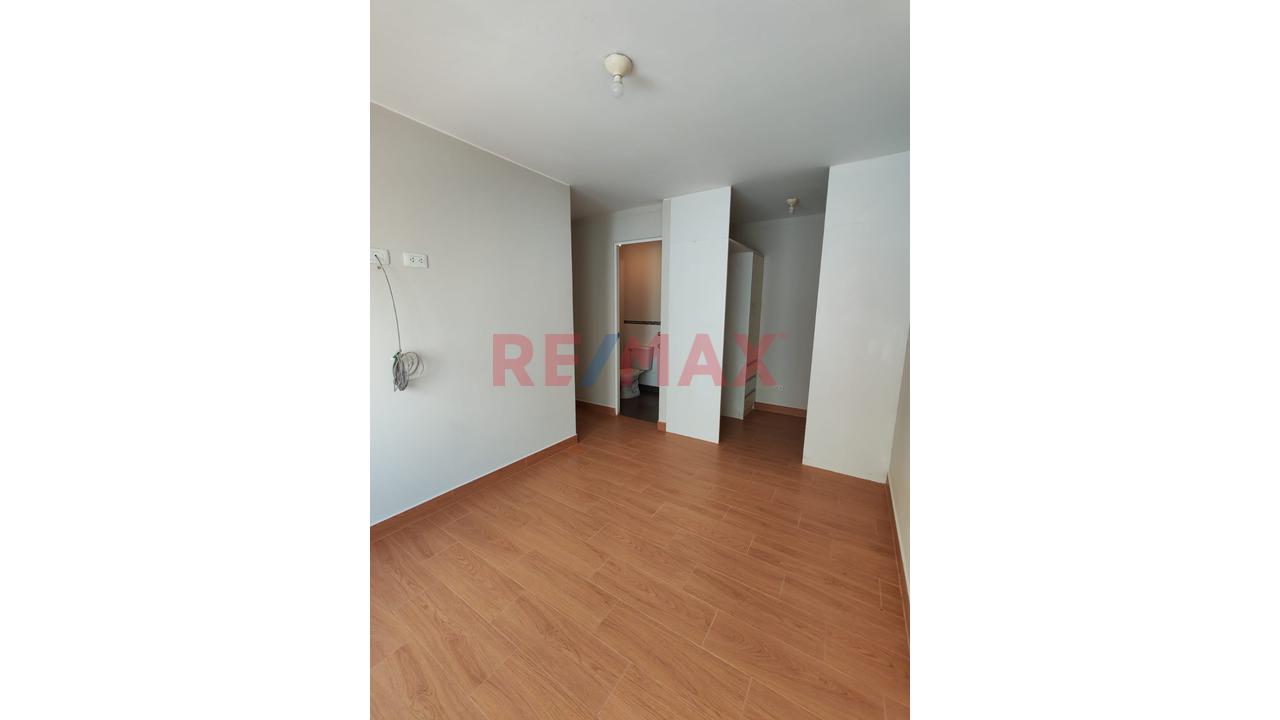 En Venta Departamento En Condominio Mas Cochera En San Miguel - 16