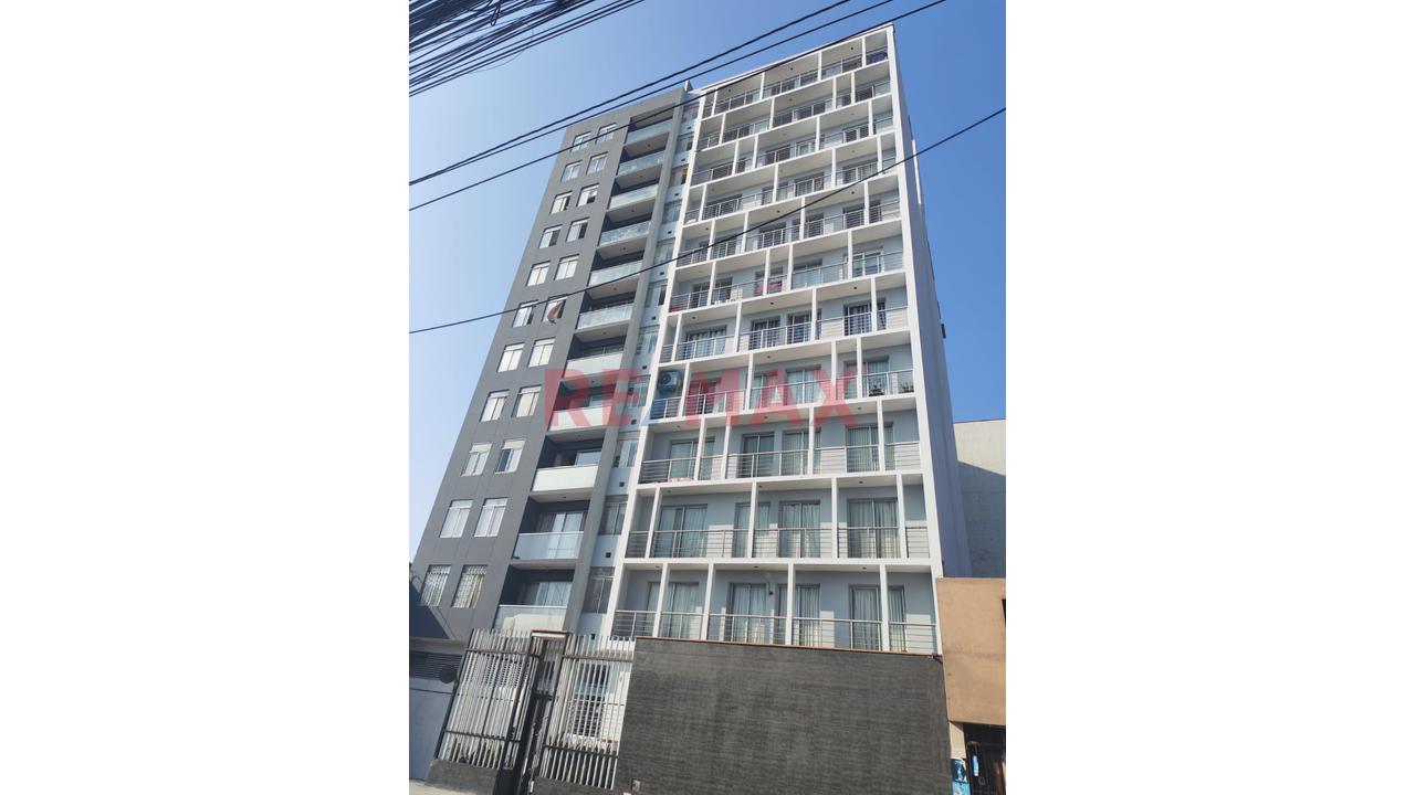 En Venta Departamento En Condominio Mas Cochera En San Miguel - 3