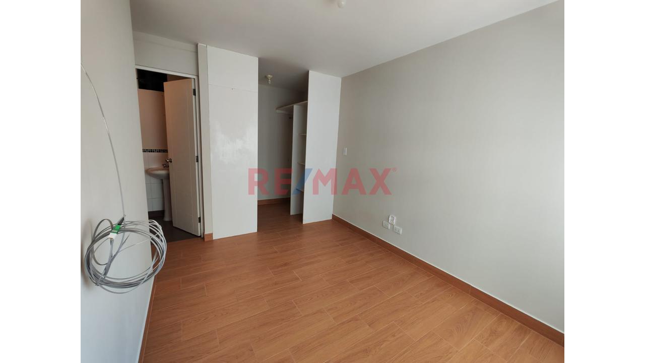 En Venta Departamento En Condominio Mas Cochera En San Miguel - 15